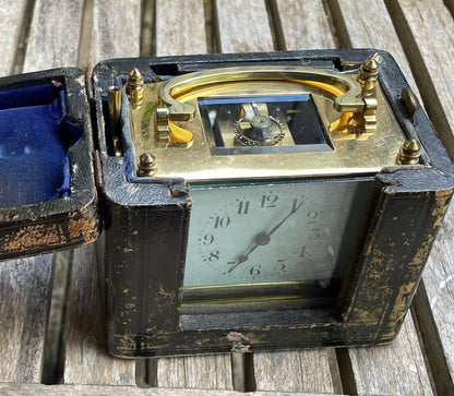 Antique French Carriage clock in original case with key - 1920's - 10cm tall
