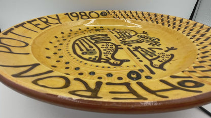 Vintage 1980s Studio Art Pottery Charger – Hand-Painted Paul Roche Heron Pottery Folk Art Bird Plate (Over 30 cm)