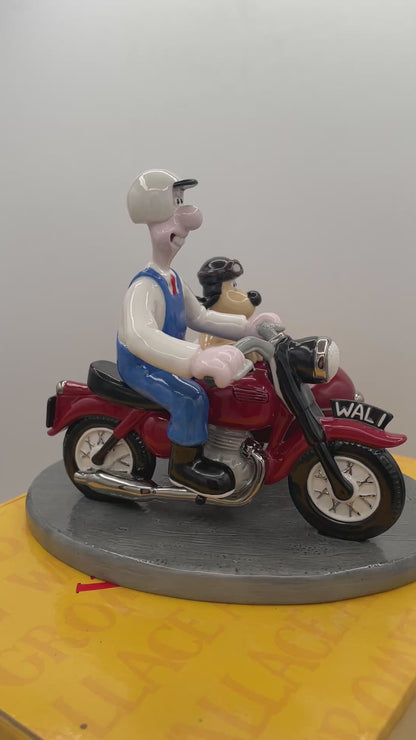 Coalport Wallace & Gromit "'Hold on Gromit'" Limited Edition Porcelain Figurine | Boxed Set