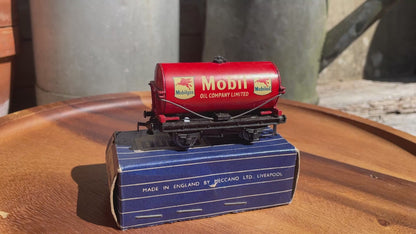Vintage Hornby Dublo Mobil Oil Tank Wagon D1 32084 | Boxed OO Gauge Model Train by Meccano Ltd
